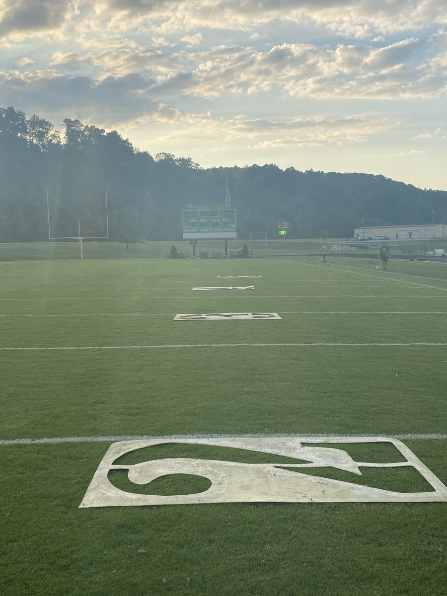 TrayseaMoresea's tweet photo. Thank you @GreenupCheer @GreenupCoFFA and @gchsTDclub for cleaning the new stadium, landscaping, and painting the field. @GCballdad74 You are the best! #GCAllForOne #BelieveInGC @GreenupSchools https://t.co/E3ZuEun1o2