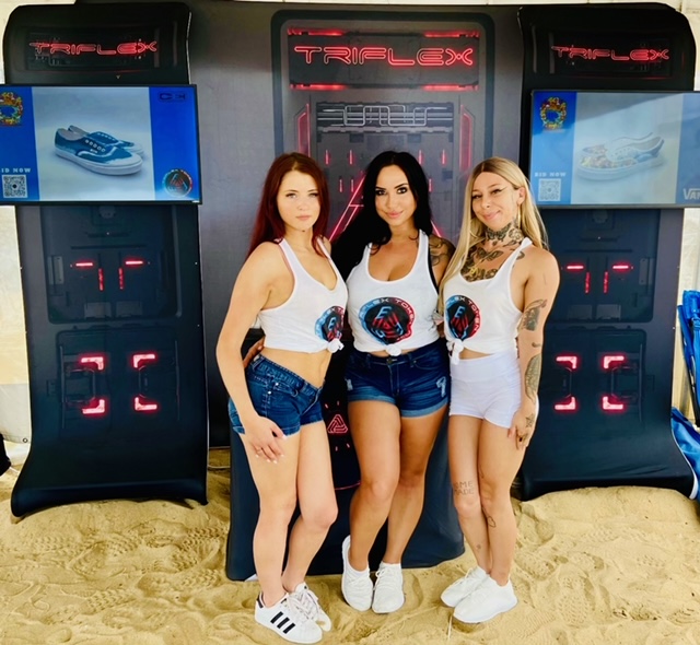 w3mofficial's tweet photo. The lovely brand ambassadors for @TriflexToken and @w3mofficial showing off the incredibly exclusive surfboard prize of this year's @ECSCsurf.
See one of these ladies for an opportunity to win this bad boy! https://t.co/v26FhnYevb