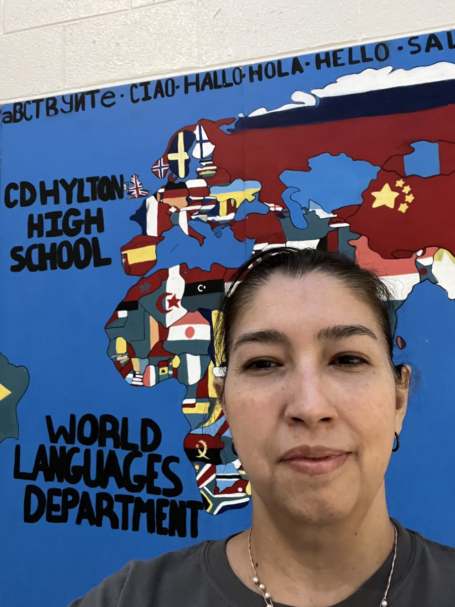 HelgaSanchez20's tweet photo. #BTSN22 at my favorite @HyltonBulldogs! @PWCSNews staff is the best! #FamilyEngagement #WeAreFamily #LaunchingThrivingFutures #GreatTeachers #AdvancedBand #BetterTogether @PWCSOSL @ELOfficePWCS #GlobalWelcomeCenter #WelcomingAnotherDriverSoon https://t.co/dhNNTp0P4T