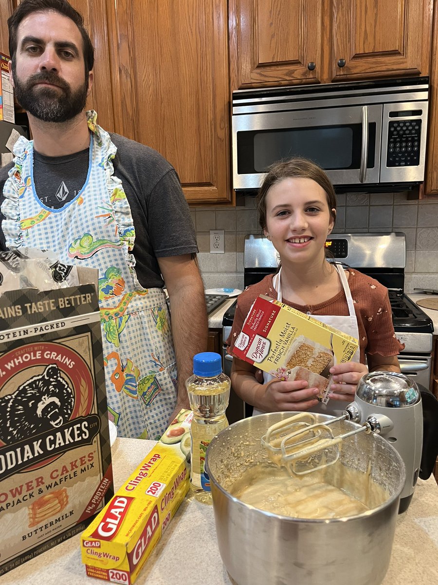 fms_jonesy's tweet photo. Doing a little chemical reaction lab tonight…and that’s now my excuse for every desert…#ScienceKitchen https://t.co/Ee3BdHVgTv