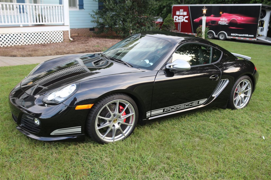 TheStartingLin3's tweet image. Fresh inventory - rare and lightweight Cayman R with just 6,470 miles, now available.

#TheStartingLine #TheAutoverse