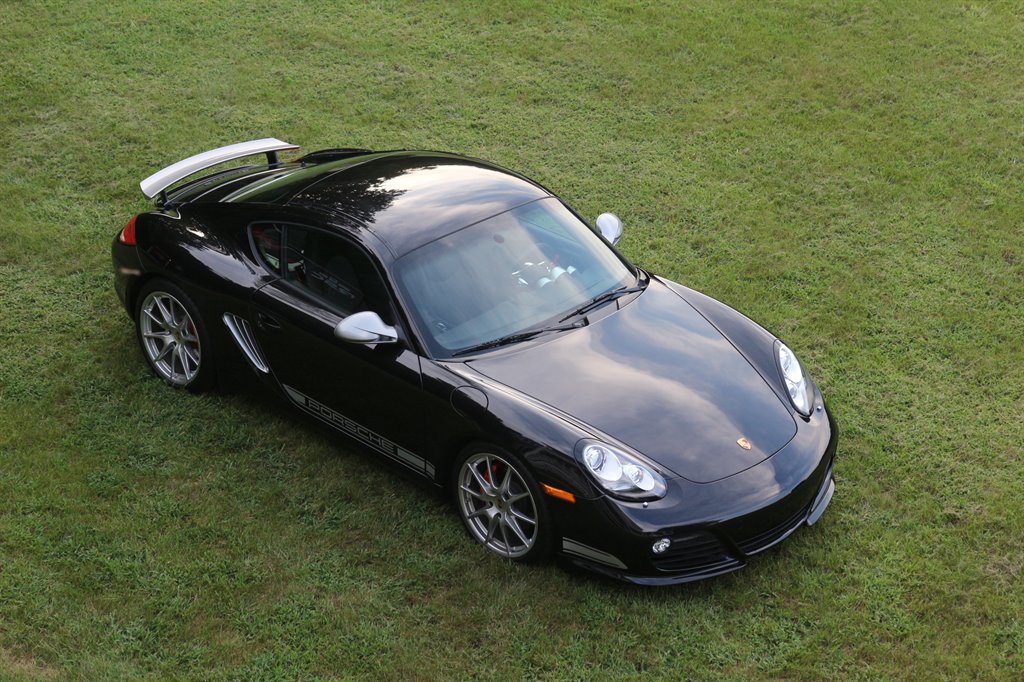 TheStartingLin3's tweet image. Fresh inventory - rare and lightweight Cayman R with just 6,470 miles, now available.

#TheStartingLine #TheAutoverse