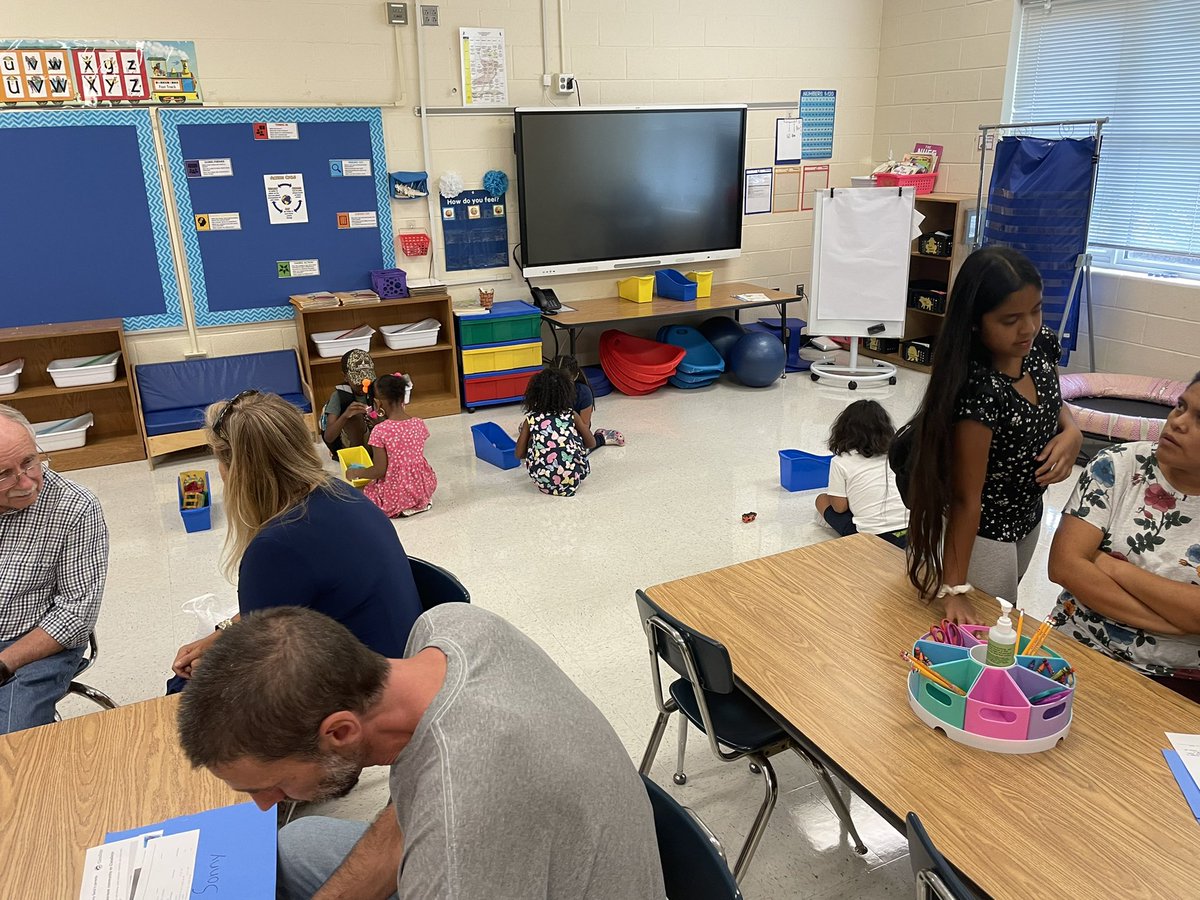 CSmithESL's tweet photo. Open House 22/23! #WeAreIrvin #WritingTheNextChapter 💙💛🦅 https://t.co/kuOgpQaR6T