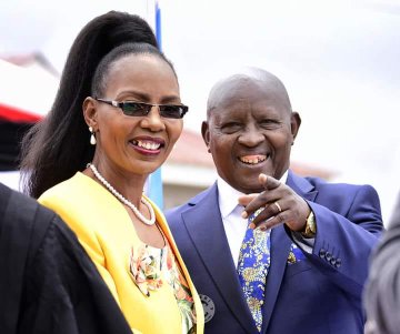 FireKanu's tweet photo. Umejuaje ni bibi yake 😂😂😂. In other news Nyeri does not have a mall.

Blow the trumpets Gabriel https://t.co/y7pagVeIGg