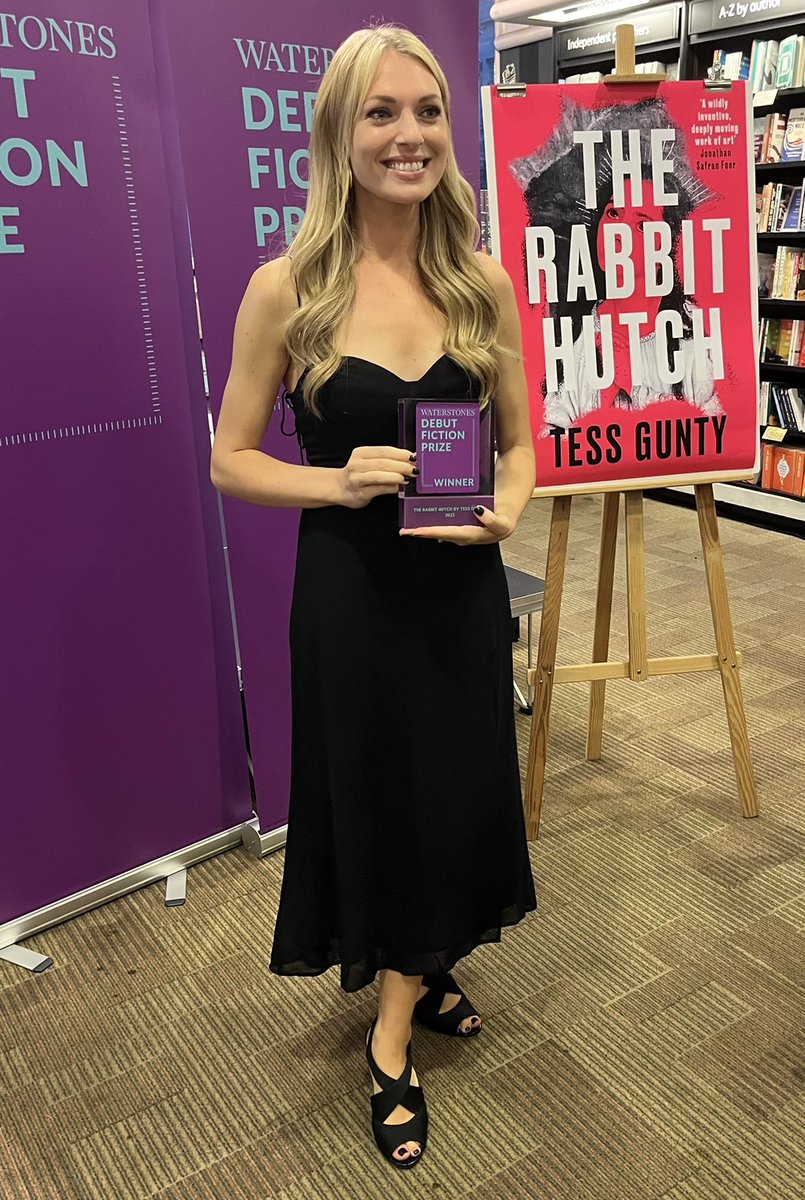 Jule9's tweet image. And the winner of the @Waterstones inaugural Debut Fiction Prize is … Tess Gunty with her extraordinary novel, #TheRabbitHutch! Best debut of 2022, voted for by Waterstones booksellers! Wow! Massive congratulations! So proud of you! #WDFP