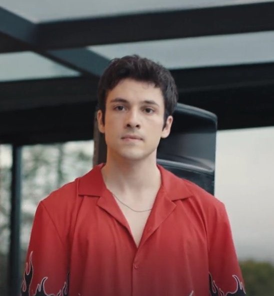 GUZELLİKLERİNE BAKİN YOGUN BAKIMA ALİNMİS BULJNMAKTAYİM #zeyçağ