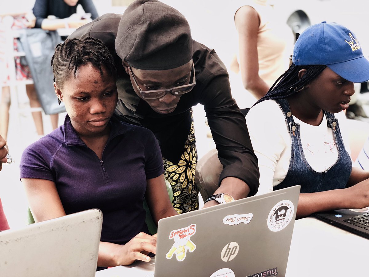 For Four weeks my team @Skhi_ng and I have spent time in our adopted community of Akute on the #techtour project, training and equipping our kids with basic computer/Tech Skills. They went from not knowing how to type to actually becoming graphic designers. THREAD