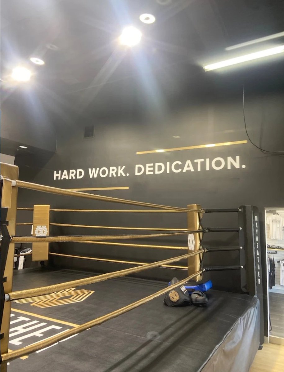harley_bills's tweet photo. It's time to get back at it. It's been a minute since I've trained.
#boxer #Girlfighter #girlboxer #Mayweather #WorkHard #boxing #dedication https://t.co/1s5yxBRqUZ
