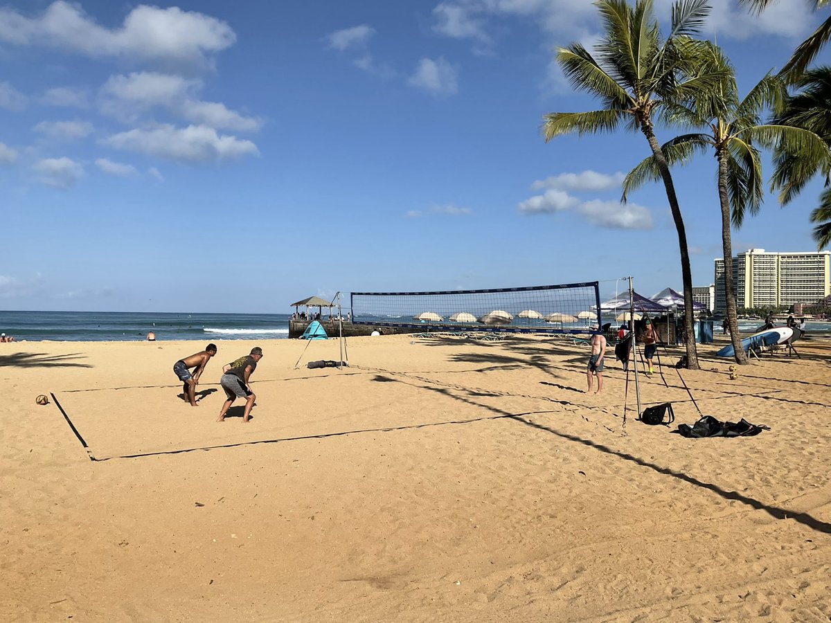 hawaii_isla808's tweet photo. Good morning Waikiki 📸🤙🏼☀️🏖😎🌴❤️☕️ #hawaii #waikiki #sunrisehawaii #alohathursday #luckywelivehawaii https://t.co/pDvIoiXcWQ