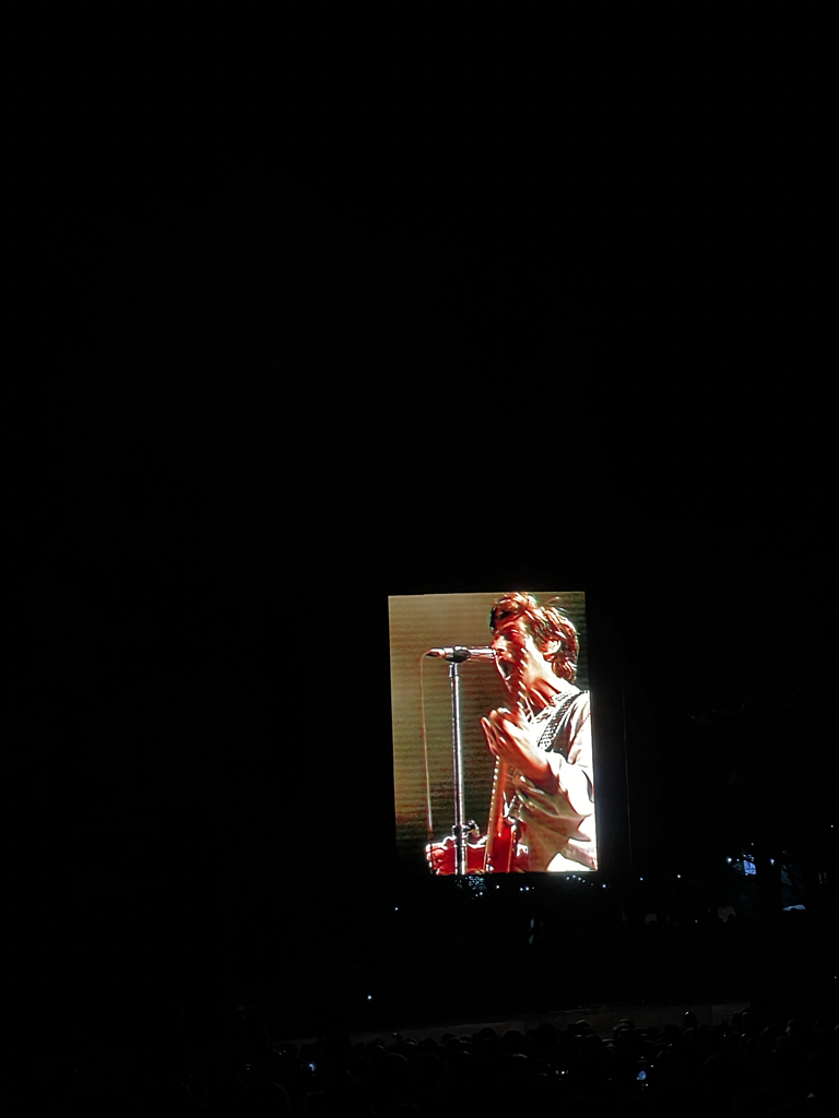 Rongnan's tweet photo. Let's rock #arcticmonkeys https://t.co/oPAPVJooUx
