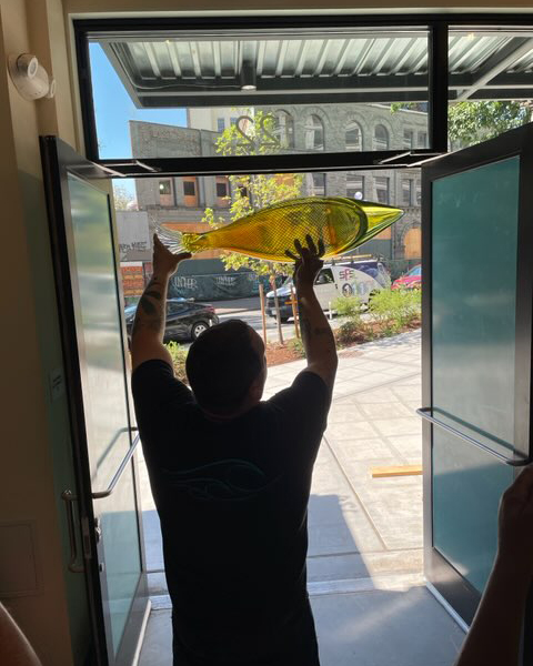 colvosconst's tweet image. Beautiful glass-blown artwork going up at our @ChiefSeaClub Café project, by local artist @DanFriday. It looks amazing and is a fantastic touch to the café!

#glassblownart #seattle  #generalcontractor