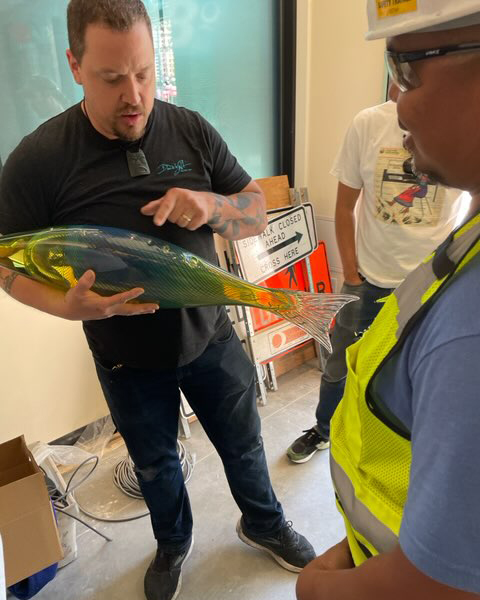 colvosconst's tweet image. Beautiful glass-blown artwork going up at our @ChiefSeaClub Café project, by local artist @DanFriday. It looks amazing and is a fantastic touch to the café!

#glassblownart #seattle  #generalcontractor
