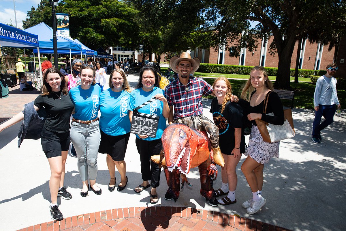 IRSCTheRiver's tweet photo. Students rushed to the KSU walkway on Wednesday to learn about different clubs and organizations at IRSC. Learn more and see which ones interest you at https://t.co/2F26EHgaHT.

#IRSCWoW #IRSCRiverLife #IRSCProud https://t.co/LOHkYWmYPv