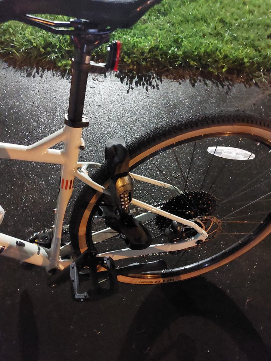 Jayson_Bryant's tweet image. If anyone knows the owner of this bike, stolen near the hospital, the police now have it. Possibly purchased from MYRide Grey Lynn recently. 
Would be great to retweet and get it back to its owner.