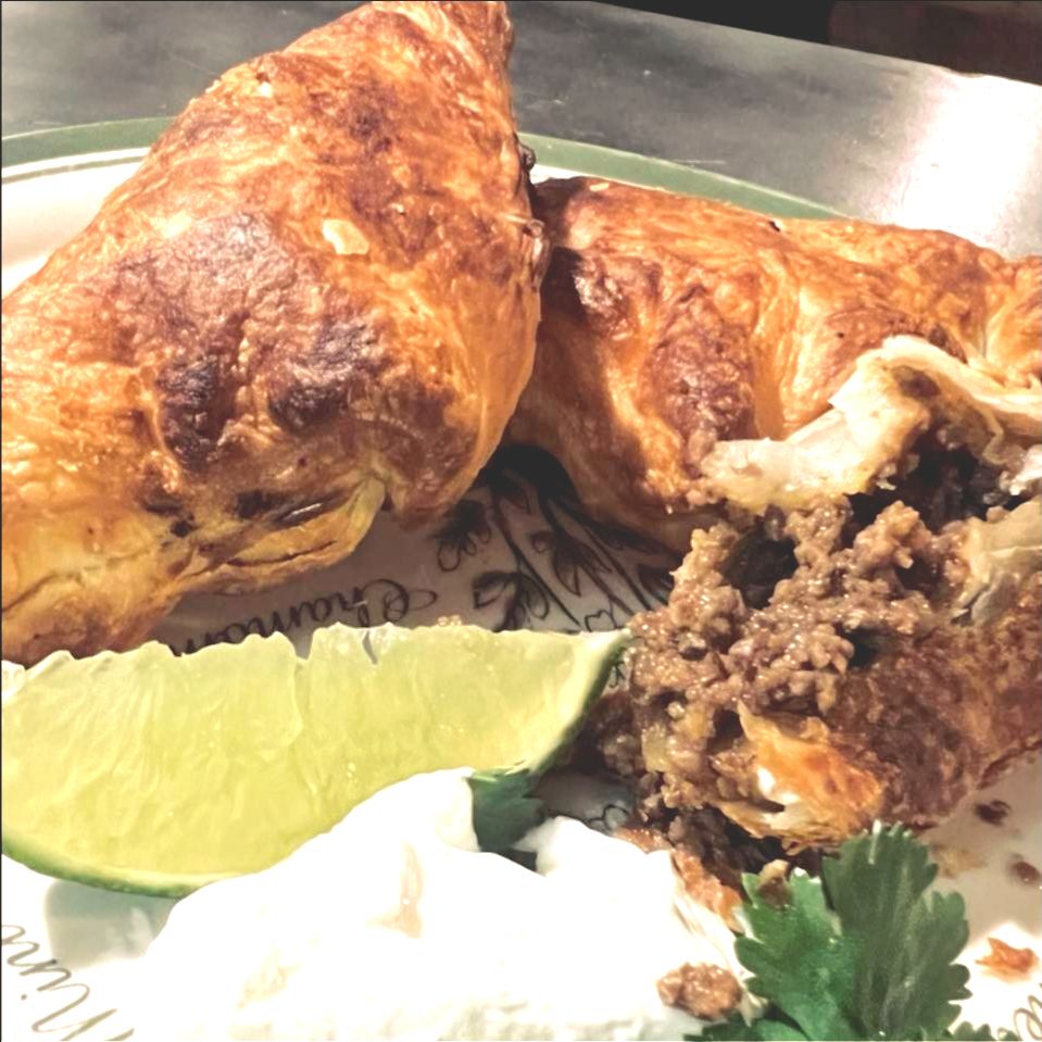 edenpurebeef's tweet photo. Meat Pies and Pot Roast!  Nutrient Dense meals and snacks start with Eden Pure Beef! 
From set-it-and-forget-it Crock Pot and Instant Pot roasts to Hand-pies for a healthy and portable snack or meal, we've  got what you need!- https://t.co/tAM8RG8ZJQ https://t.co/GndFAPUS9A