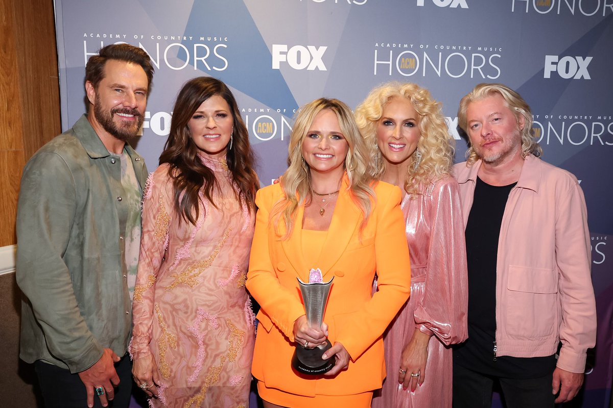 mirandalambert's tweet photo. Last night at @theryman for #ACMHonors. A special night with friends and heroes. Y’all tune in to the show on Sept. 13th on Fox! https://t.co/Z156FuvdjP