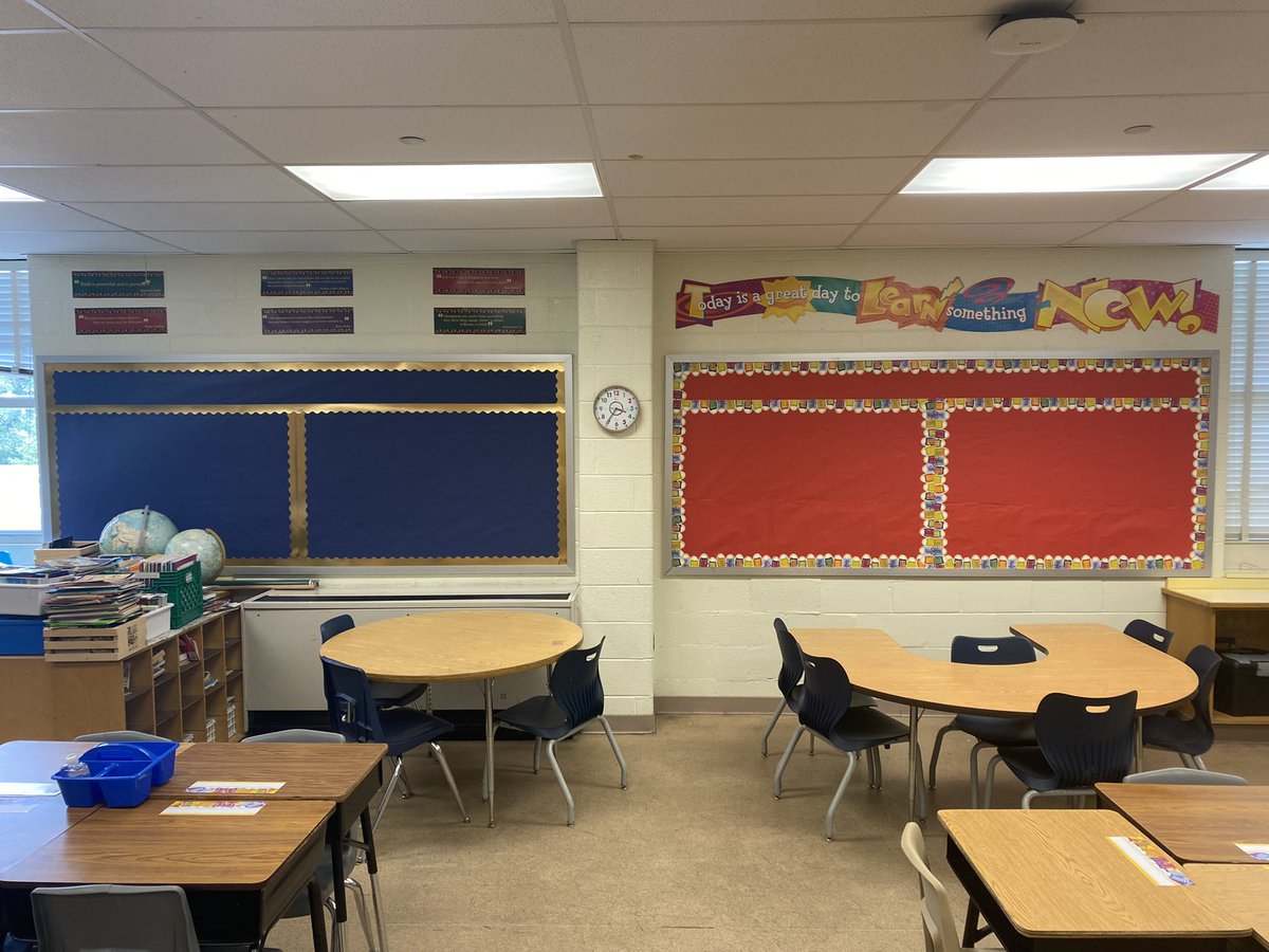 RandyWatson1963's tweet photo. Finally finished cleaning and straightening my classroom! Smh now time to do the first weeks lesson plans π© have to get used to lesson plans now lol #FirstYearTeaching https://t.co/ssQUB5AW53