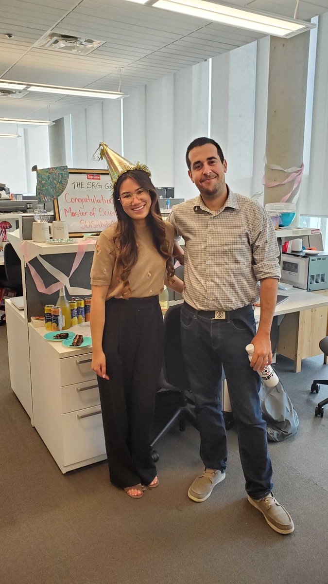 SimonRondeau's tweet photo. Sincere congrats to R-G Team and @TrantTeam member @susannavu, who successfully defended her https://t.co/pc9WBTg0KM thesis on degredable/healable electronics. Thanks to committee members @jalalahamedm and Dr. Rawson and chair @nick_vukotic #ProudPIs #MaterialsChem @ChemUWindsor https://t.co/IIy0zarc3U