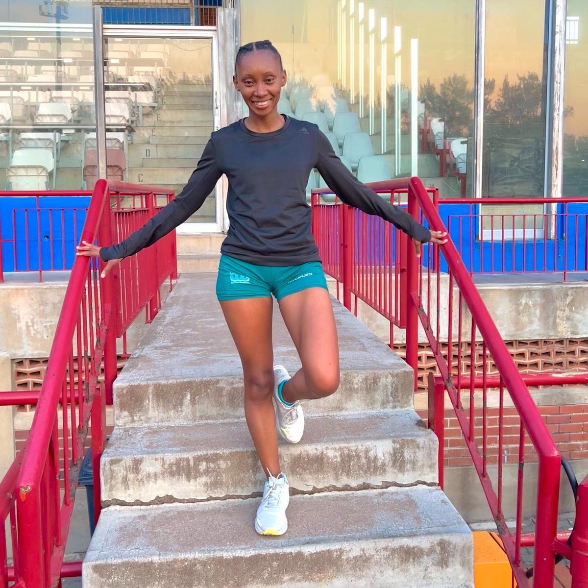 BMX29's tweet photo. “You will have good days and bad days, slow runs and fast runs, tough races and easy races, but you will only have one journey.”
#runandchange #runformentalhealth #inspire #261fearless #womenwhorun #iampossible #runfearless #runmotivation #strongertogether https://t.co/9BC17627V1