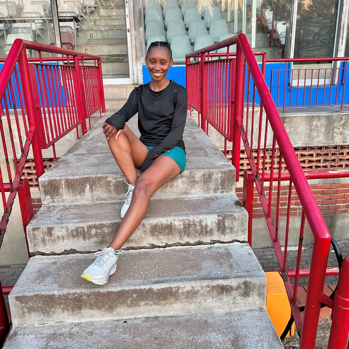 BMX29's tweet photo. “You will have good days and bad days, slow runs and fast runs, tough races and easy races, but you will only have one journey.”
#runandchange #runformentalhealth #inspire #261fearless #womenwhorun #iampossible #runfearless #runmotivation #strongertogether https://t.co/9BC17627V1