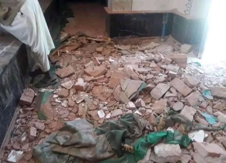 LyonnaLyu's tweet photo. the al-Nejashi Mosque, a symbol for the first introduction of Islam in Africa, was bombed in December 2020.

the mosque is one of the world’s earliest, built in the 4th cent by companions of Prophet Mohammed pbuh, who came to Ethiopia where they found a welcome refuge. https://t.co/oJfWBhYLDT