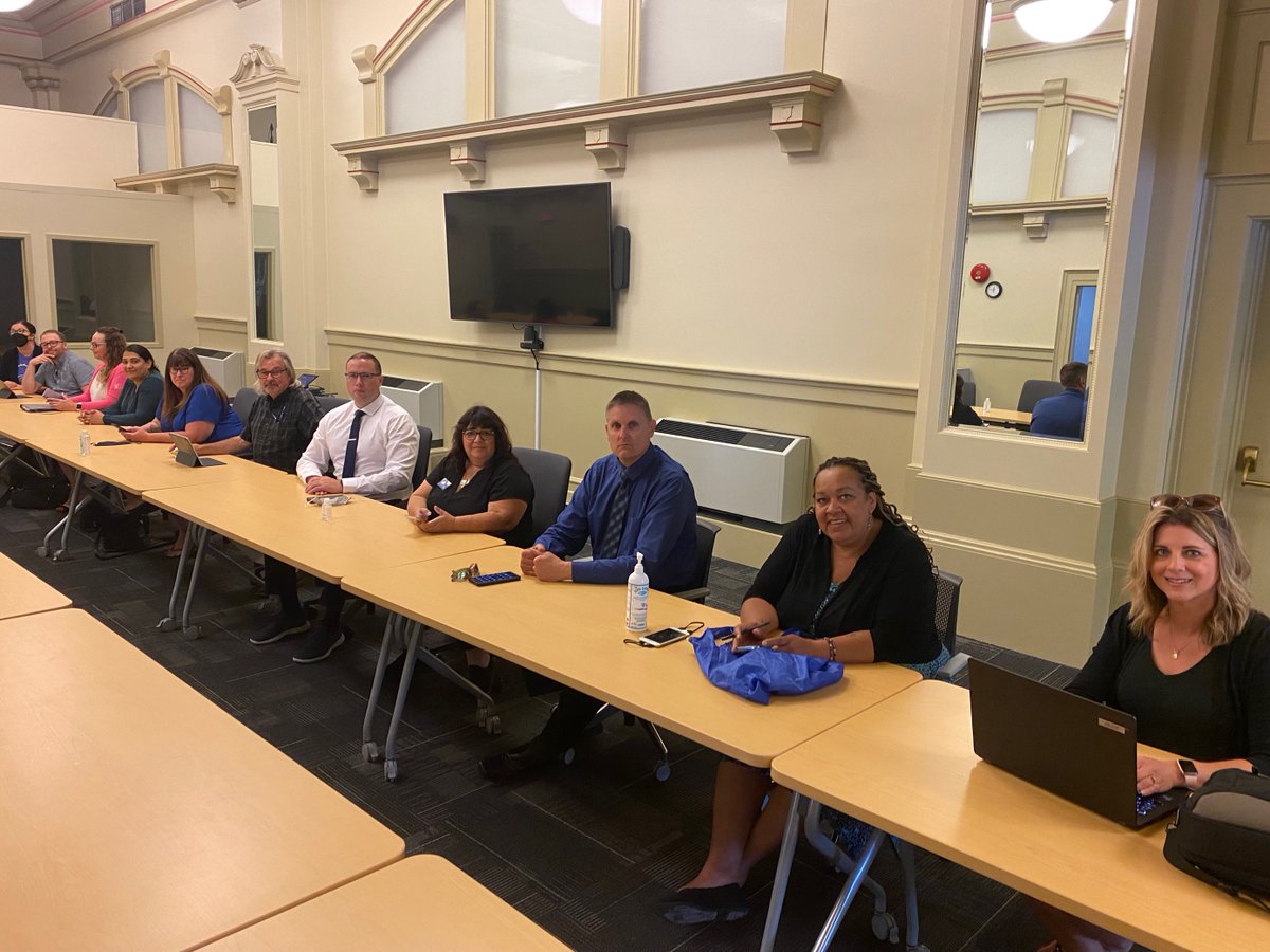 bcgeu's tweet photo. Talks between the Public Service Bargaining Committee and the employer resumed today β a direct result of the pressure BCGEU members and allies have applied β but the current job action continues to maintain that pressure. #FightForCOLA https://t.co/McD3XamRVI