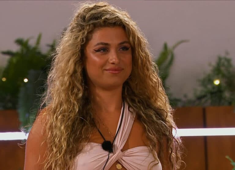 sanaravishing's tweet photo. Here’s MY personal list of who I think were the WORST contestants of this year’s Love Island and TRUST ME I have my reasons #LoveIsland https://t.co/51kSEnccDe