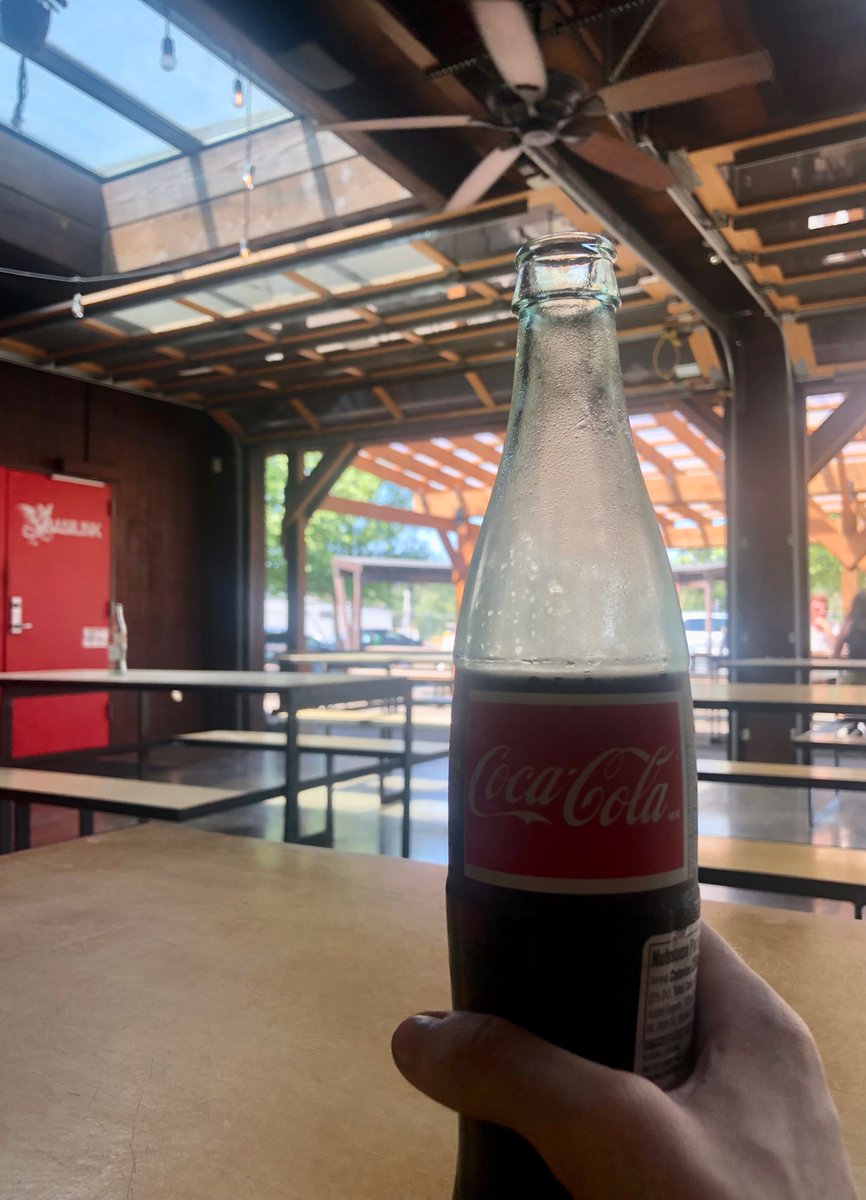 HawkSickToxic's tweet photo. Break time, baby. #Relax #DoNotThinkOfTheFactorsThatYouCannotControlRightNow #EatFood #GetEnergy #TightTacos #ItsAFoodPlacePerv #HawkSick #HawkSickToxic https://t.co/YWHKkmCV9s