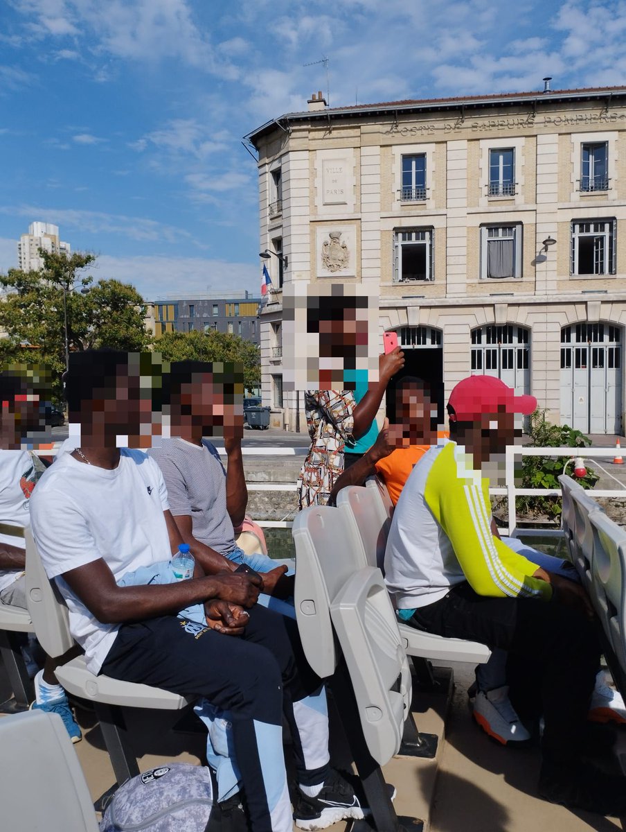 FrancasSSD's tweet photo. Une sortie avec les jeunes exilé·es pour découvrir le Canal de l'Ourcq avec Seine-Saint-Denis Tourisme @CDT93. Un paisible voyage entre Paris et Bondy avant un pique-nique au Parc de la Villette.   

Des sorties organisées avec le soutien de Solidarité Laïque @SolidLaique https://t.co/lP2CXhNvv9