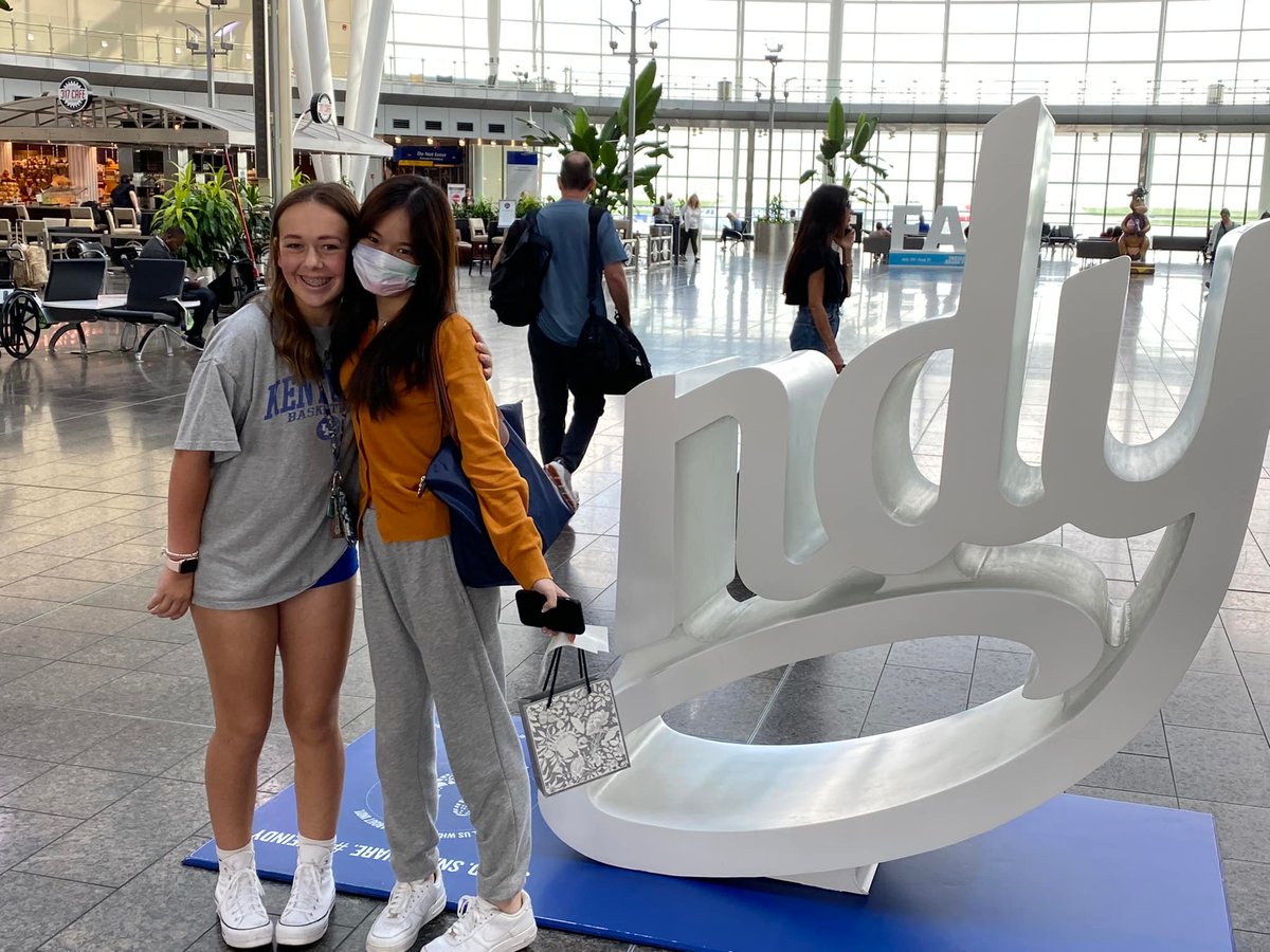 cieehsusa's tweet photo. More student arrivals! Drop your favorite emoji below to welcome our newest students! 🧞‍♀️🎒🦠
#WelcometoAmerica #ExchangeStudent #HelloCIEE2022 #CIEEHSUSA https://t.co/nUe2j6mx3T