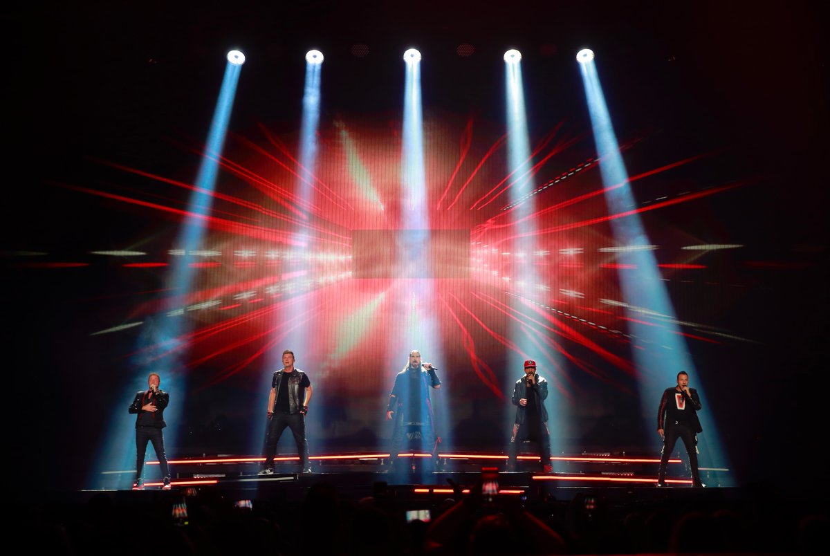 RogersArena's tweet photo. Ain't nothin' but a heartache for the @backstreetboys! ๐
#BSBVC | #DNAWorldTour2022 https://t.co/v4eb4BNORs