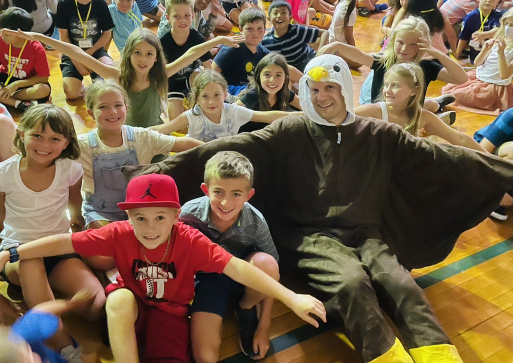 PR 3 West Is Best! tweet media