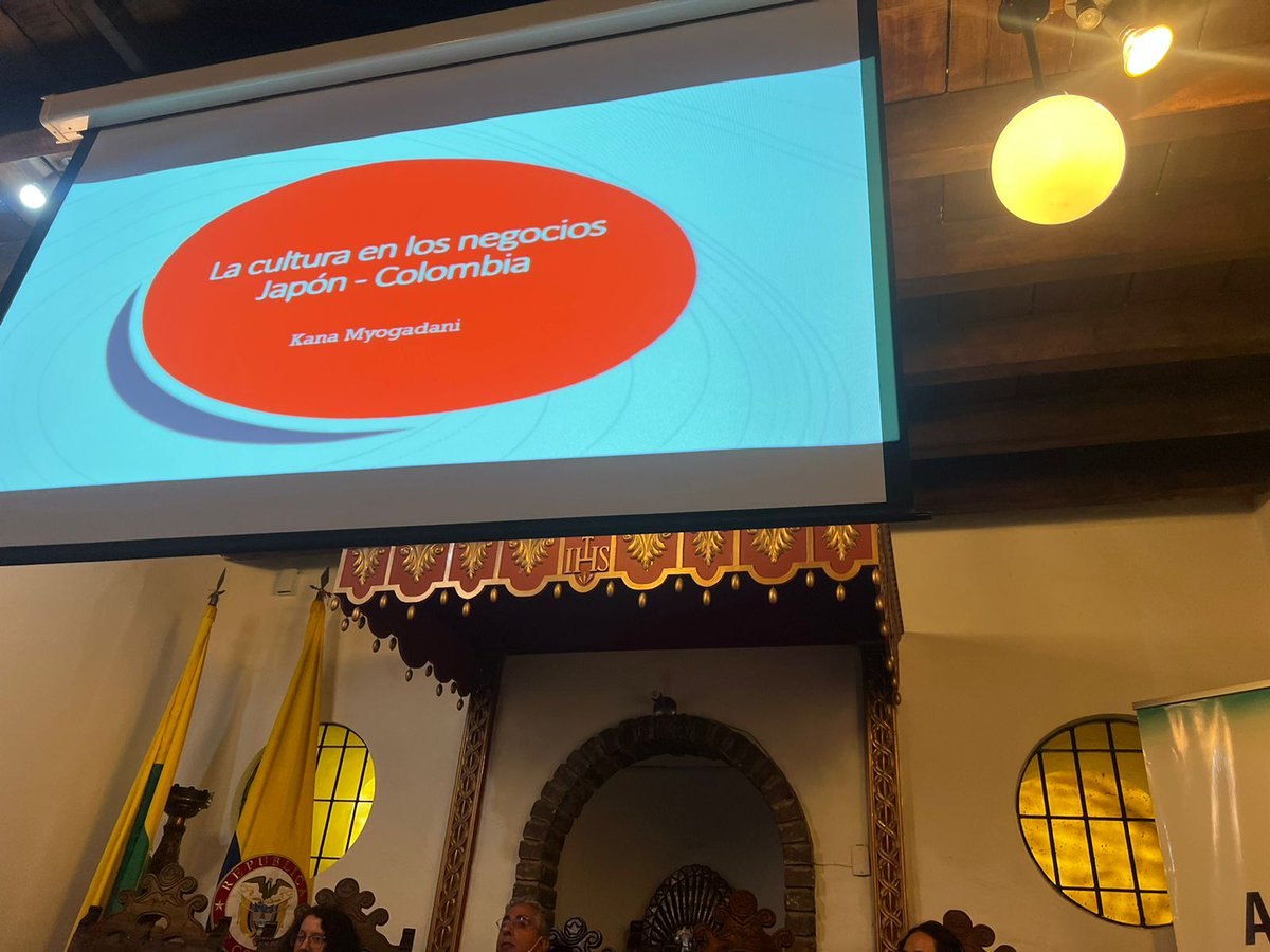 TatianaGelvezR's tweet photo. Hoy tuvimos nuestro primer Diálogos ALADAA presencial con un lleno total de estudiantes de la @Uni_America que nos acogió para que personas de Asia y África nos contaran su perspectiva de Colombia.
Agradecimientos a @LuzRoCorredor por una gestión impecable
#dialogosaladaa https://t.co/GUgV01Az1d