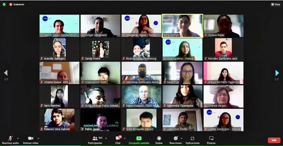 EcuadorMAE's tweet image. ¡Iniciamos el Datajam! 

Con cerca de 200 participantes empezó el Campamento de Entrenamiento Virtual con talleres sobre herramientas de análisis y tratamiento de información ambiental para reforzar conocimientos previo a la competencia del 27 de agosto. #Datajam2022 #Dateandoec