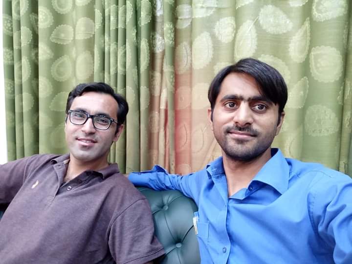 UmerEngnr's tweet photo. پاکستانی صحافت کے ابھرتے نوجوان ریسرچر @KismatZimri اور پی ٹی ائی کی موجودہ سیاسی صورتحال سے اگاہ رکھنے والے ابھرتے ٹیلنٹڈ یوٹیوبر @SdqJaan  کی فائل فوٹو ۔ اپ ہم جماعت ہونے کے ساتھ ساتھ ہم خیال بھی ہیں اللہ پاک دونوں کو سلامت رکھے ،پراؤڈ ٹو بھی زمری 💝💞
@KismatZimri @SdqJaan https://t.co/gH0O95Ljwh