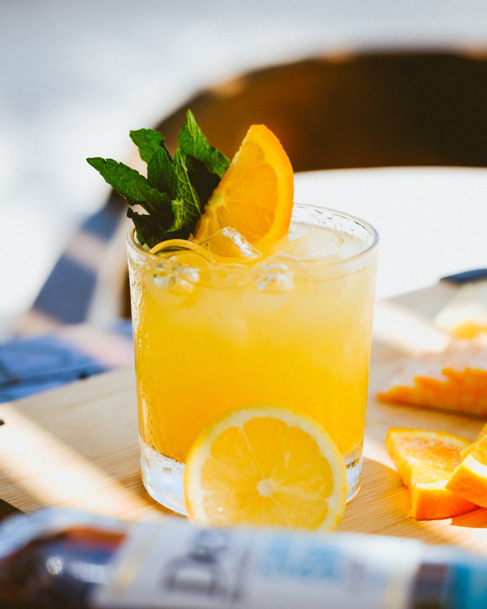Shake it up for #NationalWhiskeySourDay with a refreshing London Sour!

2 oz Dewar's Caribbean Smooth
2.5 oz orange juice
0.5 oz lemon 
1 tsp orgeat
1 tsp simple syrup

Garnish with mint sprig and orange slice🍊

#Dewars #DewarsCaribbeanSmooth #LondonSour #StayCurious