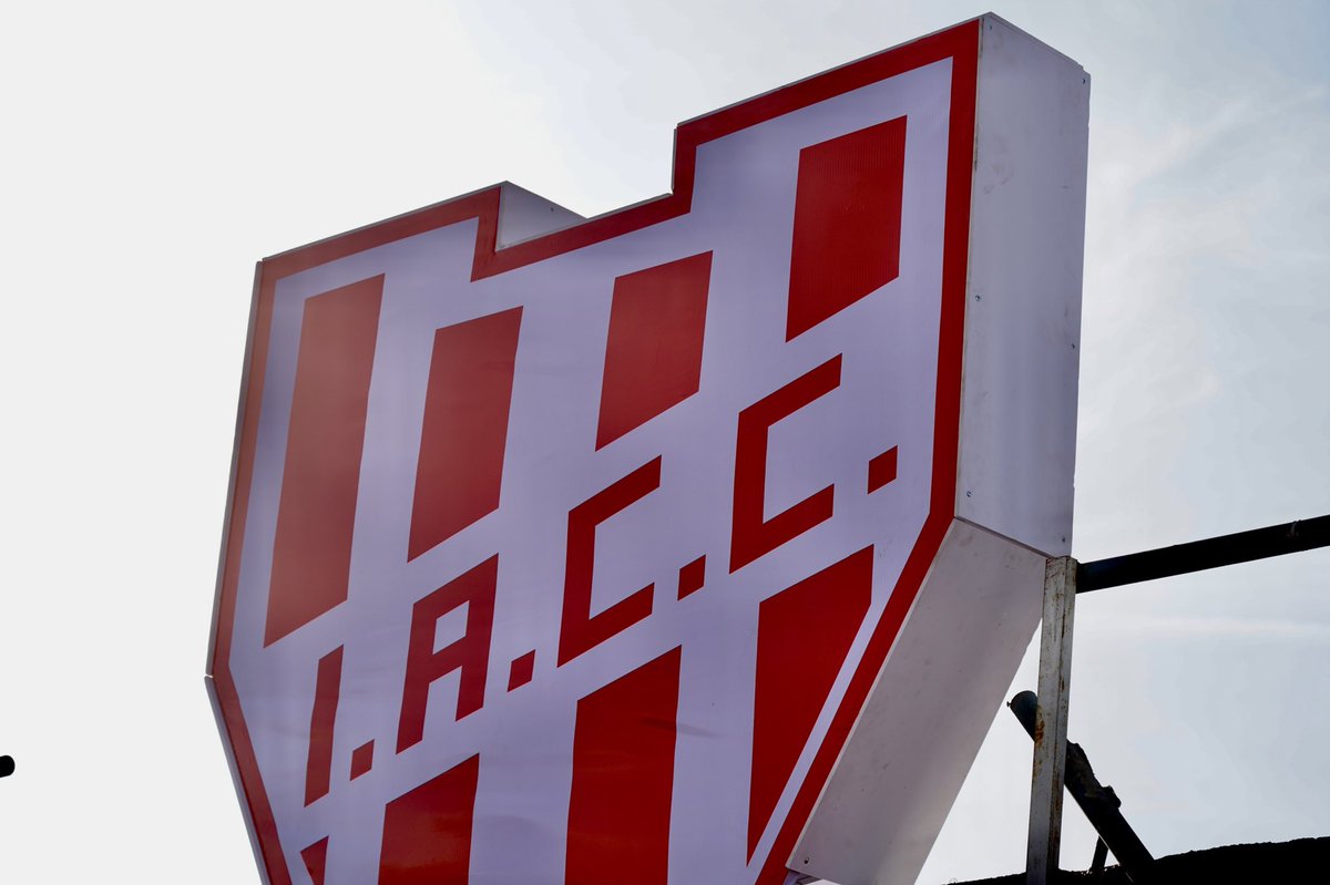 🤩🫶🏼 En el Monumental ya luce el escudo luminoso que desde <a href="/Gloriosos_Mundo/">Gloriosos Por El Mundo</a> obsequiaron por los 104 años de nuestra institución.

Gracias por el apoyo incondicional. 🇦🇹❤️

¡Los esperamos a todos mañana para que lo conozcan! 🙌🏼

#JuntosSomosMásFuertes