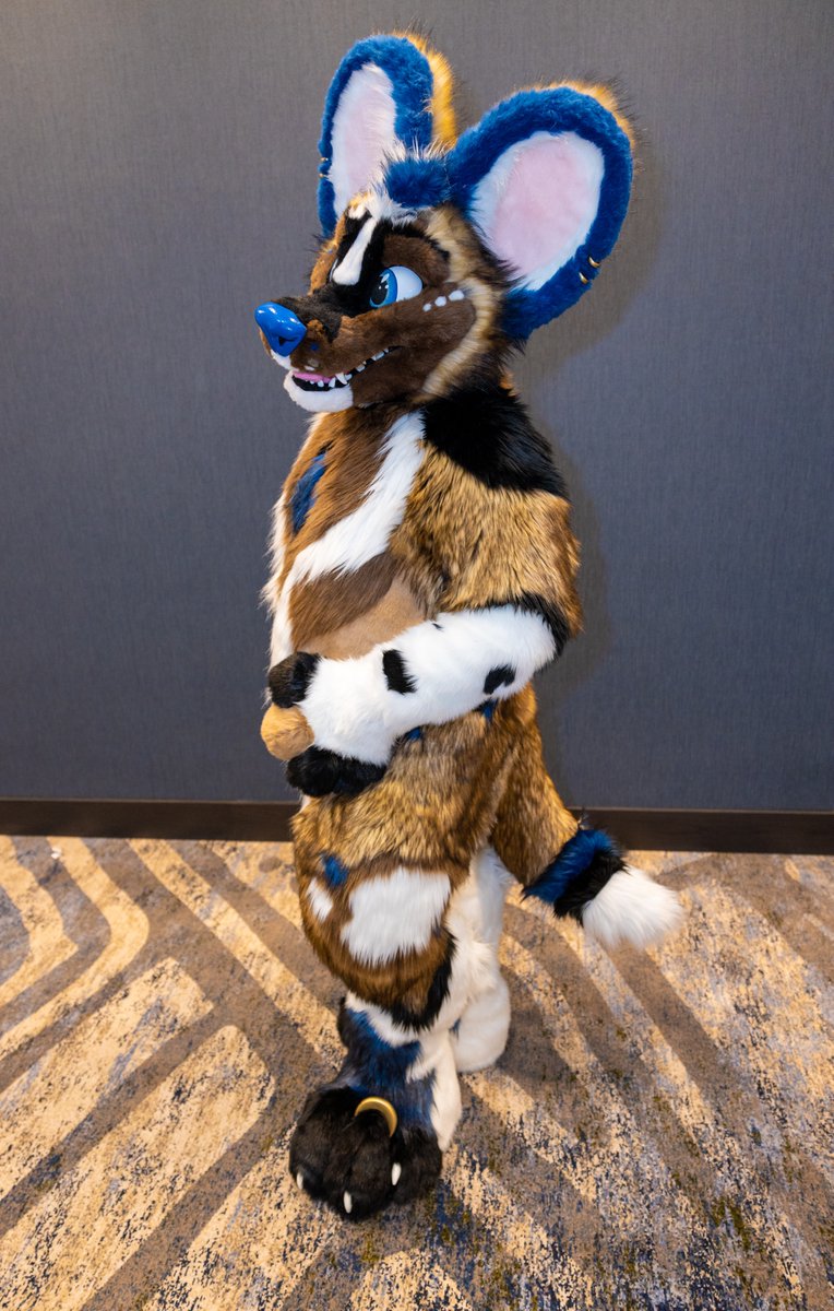 WaggeryCos's tweet photo. Meet @ImBlyze 's AWD. Debuted at Denfur 2022 last weekend! So many spots and details in this suit! https://t.co/VRNigJCu0O