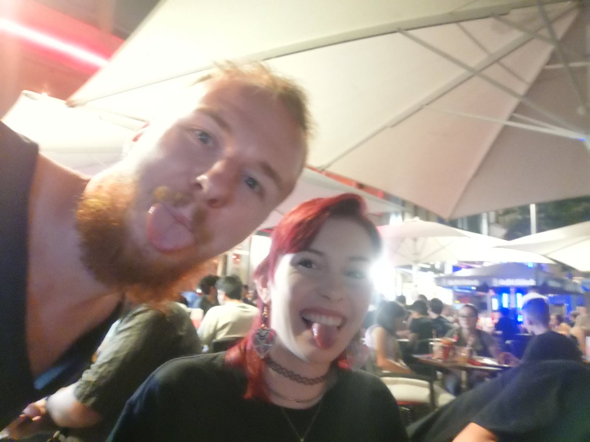 Rotlichtfury's tweet image. Beschreibe den abend mit @FranneKanef @cl3ymore @l_in_a_box @InvictusGP @geopardilein @Seypho (u. Babomanya)