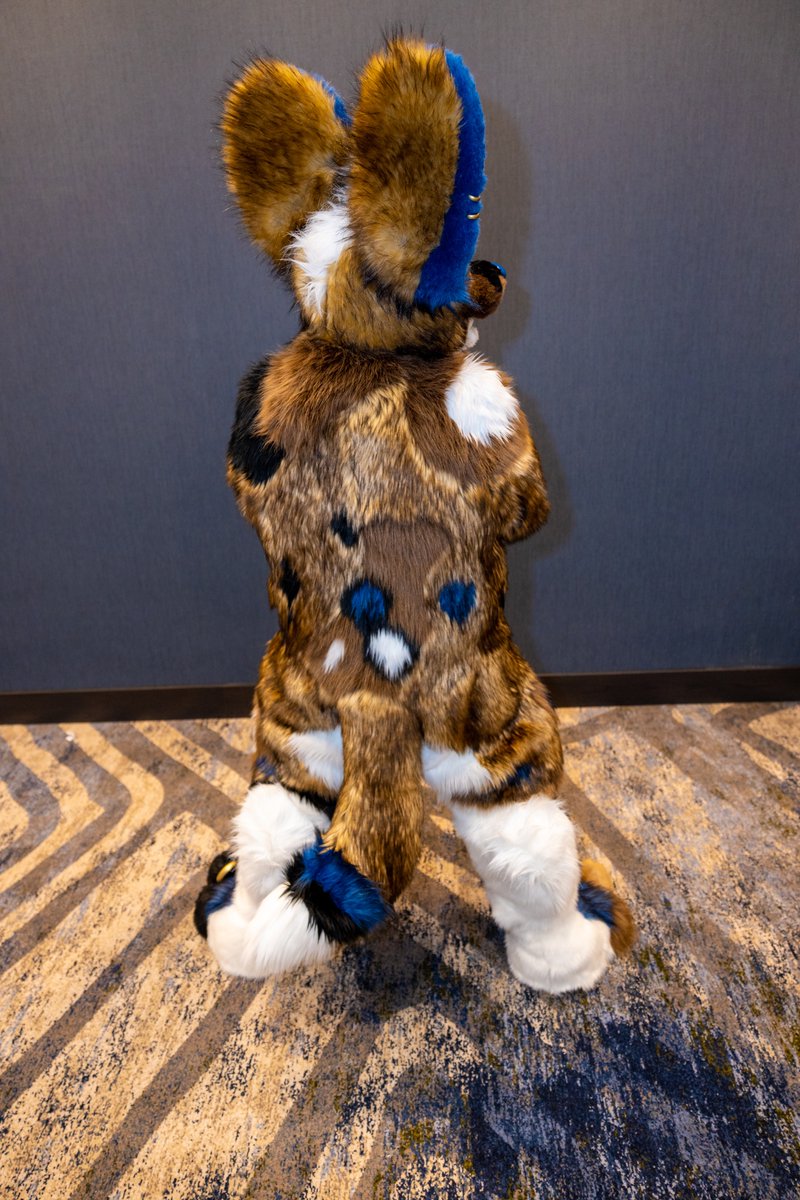 WaggeryCos's tweet photo. Meet @ImBlyze 's AWD. Debuted at Denfur 2022 last weekend! So many spots and details in this suit! https://t.co/VRNigJCu0O