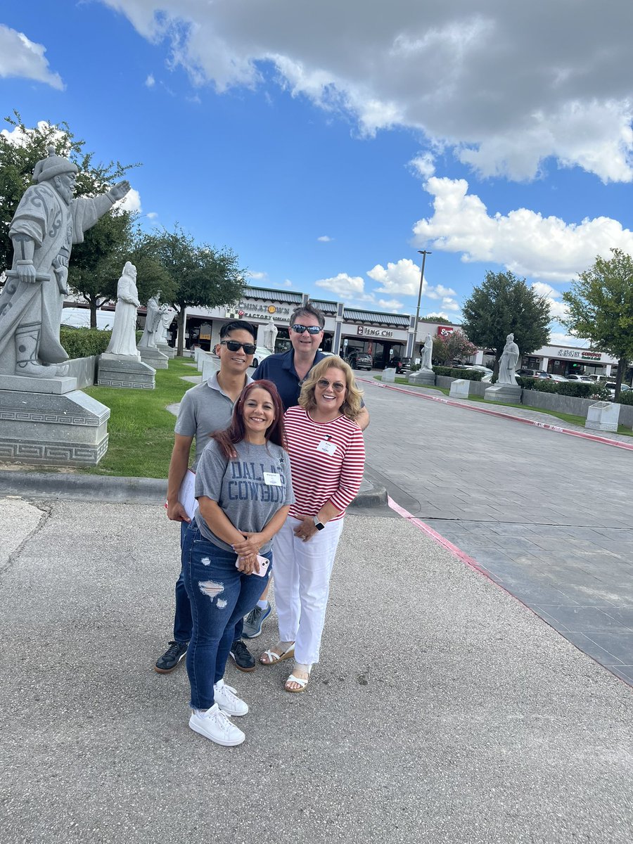 sp11813's tweet photo. Asian influences in Richardson!  Statues!  #leadrich https://t.co/VcgYgratCR