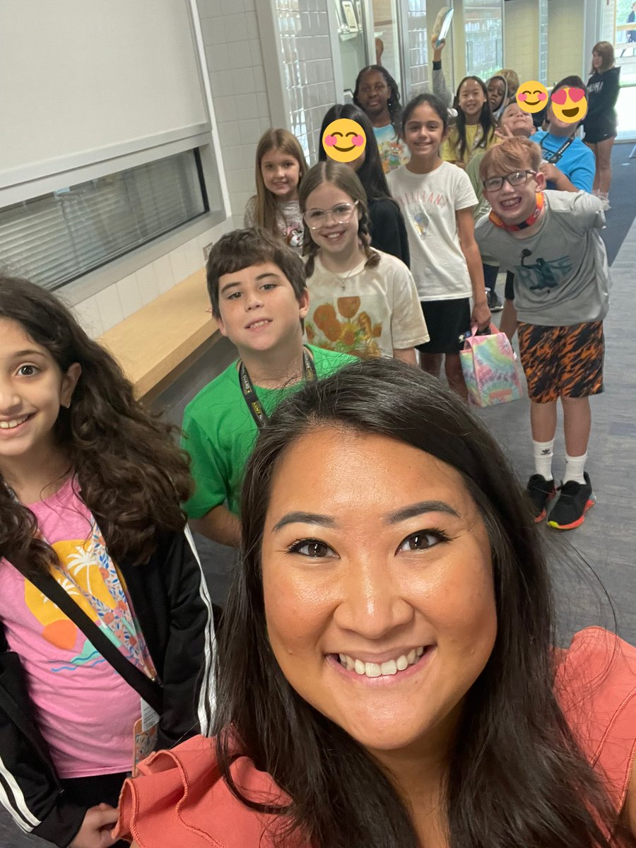 ThyVanBES's tweet photo. Our favorite time of the day, lunch! #triosquad #Bengalpride https://t.co/ttDw8t5Dbb