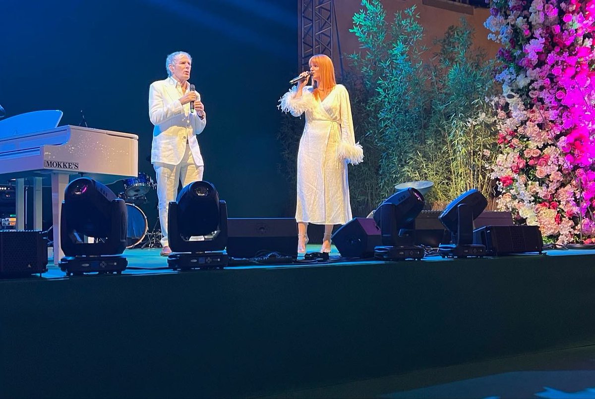 mbsings's tweet photo. Still dreaming of Tuscany and a magical night at the #andreabocellifoundation event performing #HowamISupposedtoLiveWithoutYou with @Chiara_Galiazzo https://t.co/ZhyNcub8sS