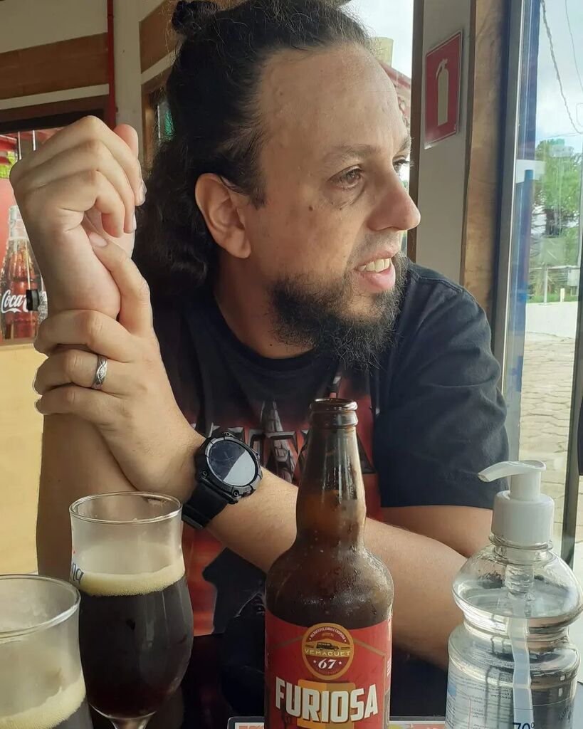 andremansonlima's tweet photo. #tbr aproveitando uma ruiva (Red Ale) no morro do elefante!
#boanoite #goodnight #cabeludo #longhairman #barbudo #beardman #beard #barba #instalove #instagood #instalike #picoftheday #fotododia #cerveja #cerveza #beer #bier #biere #birra #piva #cervejagelada #beerporn #brej… https://t.co/eW3tIAmVuc
