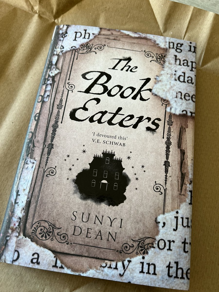 DamFTW's tweet photo. Bon…
Je… juste waouh.
« The Book Eaters » par @Blind_Nycteris chez @binding_broken, c’est visuellement proche de la perfection.
Hâte de le dévorer (krr krr krr) !
#TeamHardback https://t.co/jzgGUFuzAY