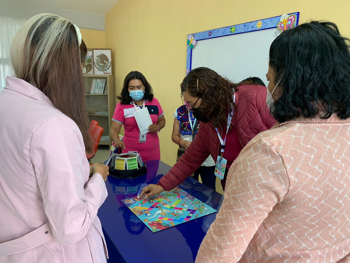 2706Laura's tweet photo. Las docentes del JN José María Velasco CCT 15EJN3885R observa propósitos de la Estrategia Curricular en Igualdad de Género y busca apropiarse de ellos mediante el juego entre docentes.  #CTE #IgualdadDeGéneroEdoméx @TinocoGRogelio @geramonro05 @SEB_Edomex https://t.co/4pyR43ejjp