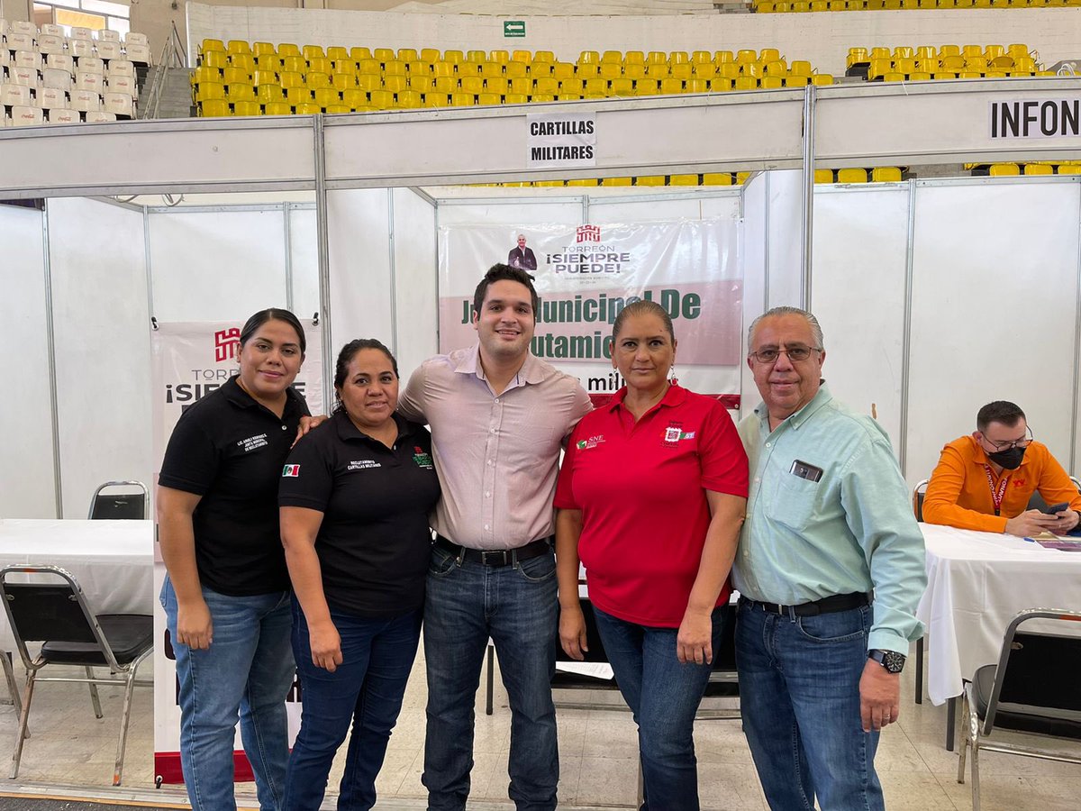 DiegoORenteria's tweet photo. Por instrucciones de nuestro Alcalde Lic. @RomanCepeda  la #JuntaMunicipalDeReclutamiento estuvimos presentes en la #FeriaNacionalDelEmpleo ayudando a los jóvenes con el trámite de su #CartillaMilitar #TorreonSiemprePuede

@FernandoArielMM @MunicipioTRC https://t.co/j5jjvGEaX9