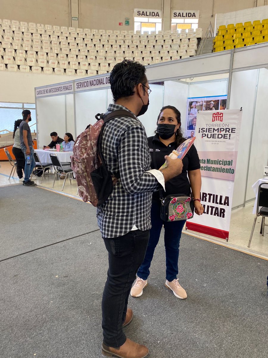 DiegoORenteria's tweet photo. Por instrucciones de nuestro Alcalde Lic. @RomanCepeda  la #JuntaMunicipalDeReclutamiento estuvimos presentes en la #FeriaNacionalDelEmpleo ayudando a los jóvenes con el trámite de su #CartillaMilitar #TorreonSiemprePuede

@FernandoArielMM @MunicipioTRC https://t.co/j5jjvGEaX9