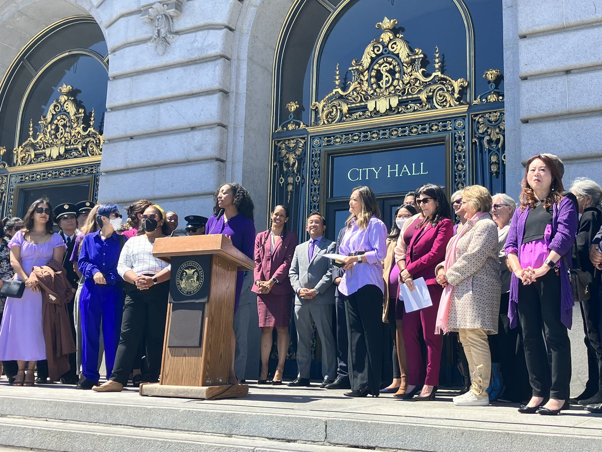 BrookeJenkinsSF's tweet photo. Today on #WomensEqualityDay, I stood united w/ citywide leaders to expand female representation in our government & to support womenโs well-being & community health. Womenโs rights are under attack & we need to stand up & fight back. @sfdosw @LWVSF #WChallenge https://t.co/BB011kC9eC