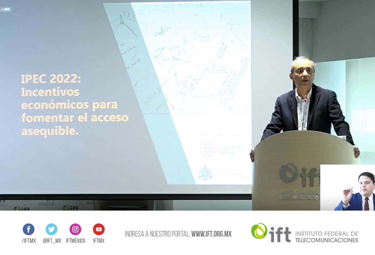 IFT_MX's tweet photo. Participa @erickenredes, de @redesac_mx, comenta que otorgar incentivos económicos directos a los operadores en áreas rurales y remotas, sería un estímulo para lograr el #AccesoAsequible a servicios de #Telecom en estas zonas.
#IPEC2022
#ITUIPEC
#ColoquioUIT https://t.co/hifpu1DCJz